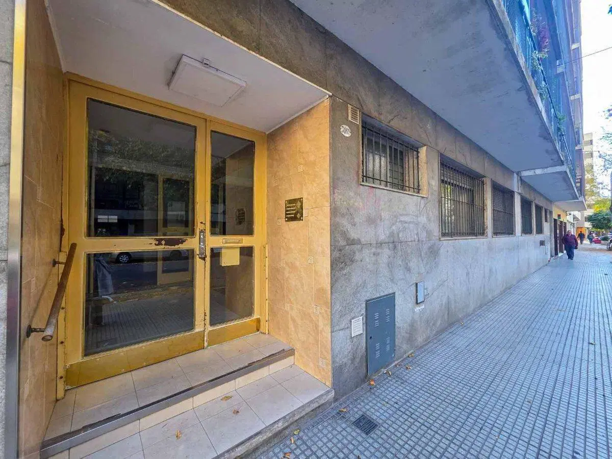 VENTA 2 AMB. CON BALCON Y BAJAS EXPENSAS! 5