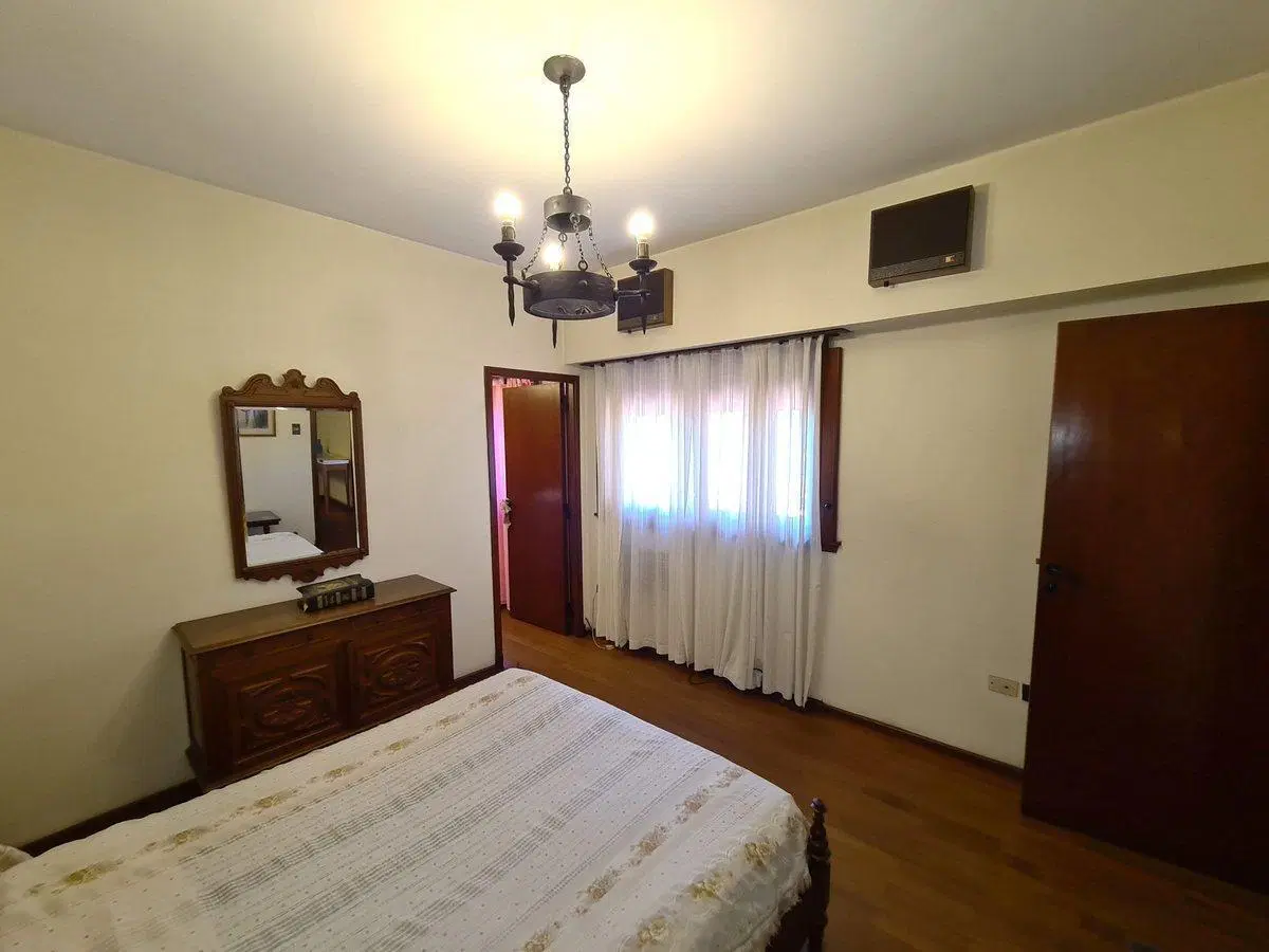 CHALET EN PH ESTILO ESPAÑOL 5 AMB. EN PIÑEYRO 2
