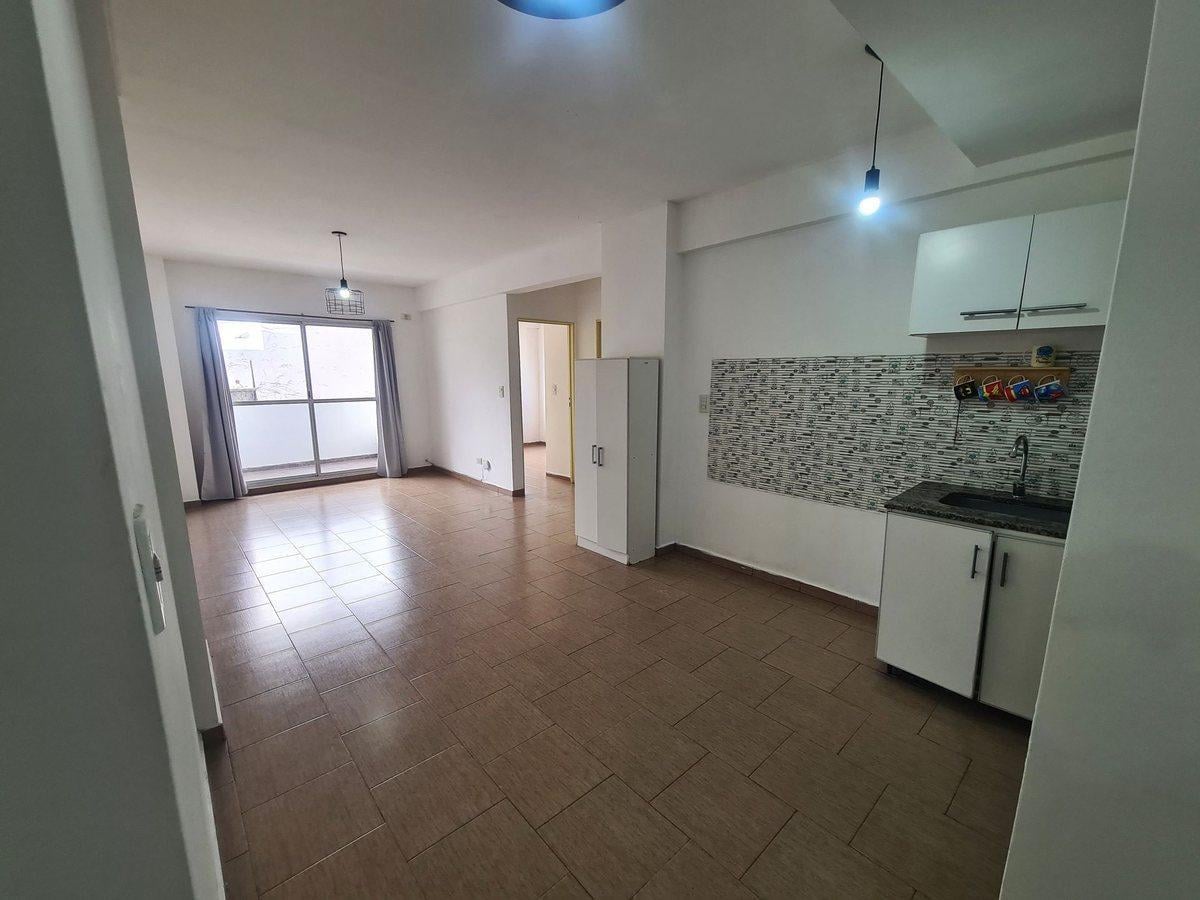 ALQUILER DPTO 3 AMBIENTES CON COCHERA