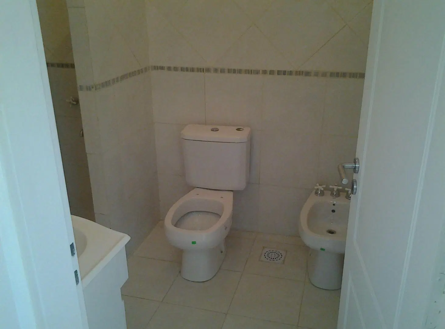 VENTA EN BLOQUE DE 6 DUPLEX  DE 3 AMB. Y LOCAL 4