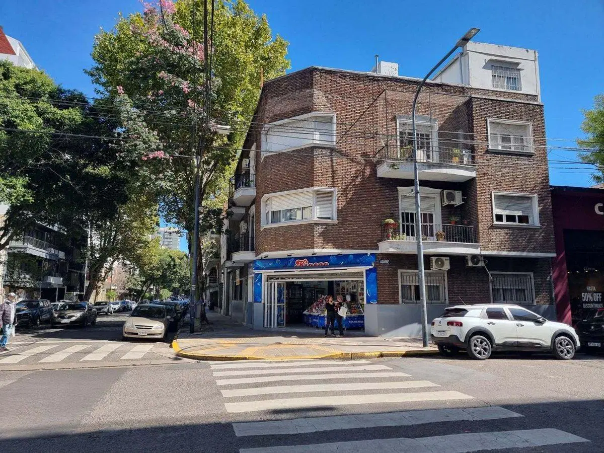 Local a la calle Venta V Crespo Con Vivienda renta 4