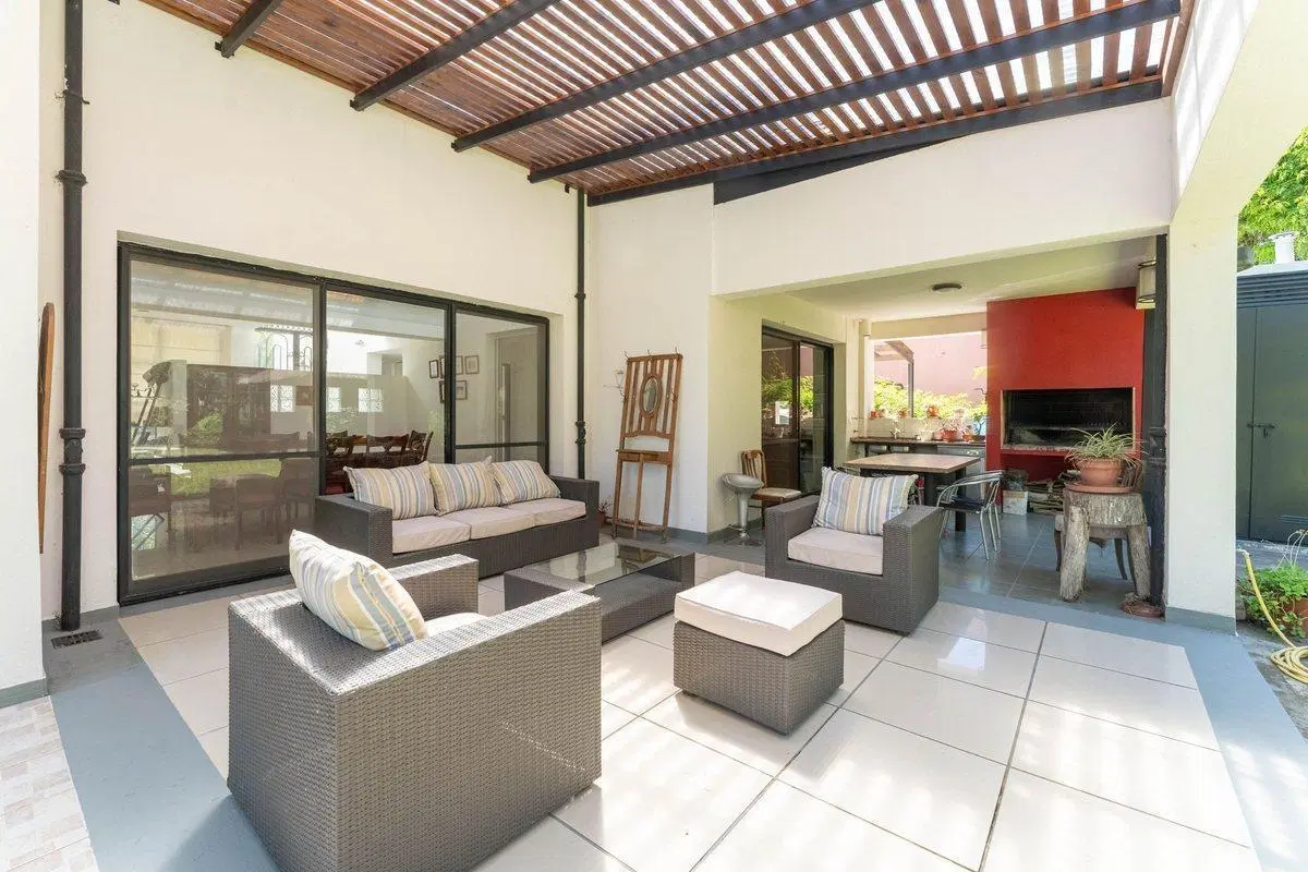 VENTA . CASA - 5 AMB. B°. SANTA CLARA - TIGRE 8