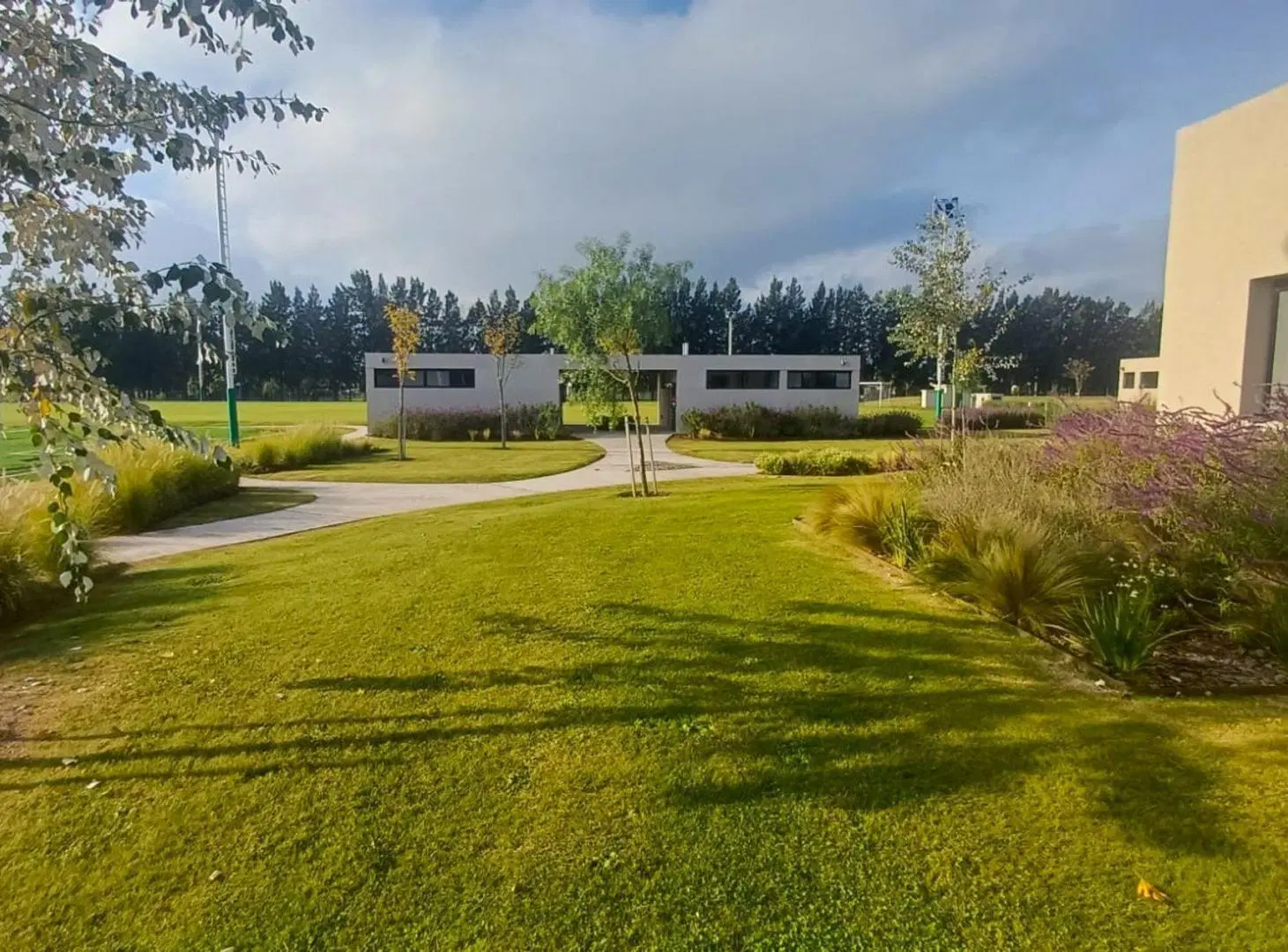 VENTA DE TERRENO EN BARRIO LAS VICTORIAS - CANNING 4