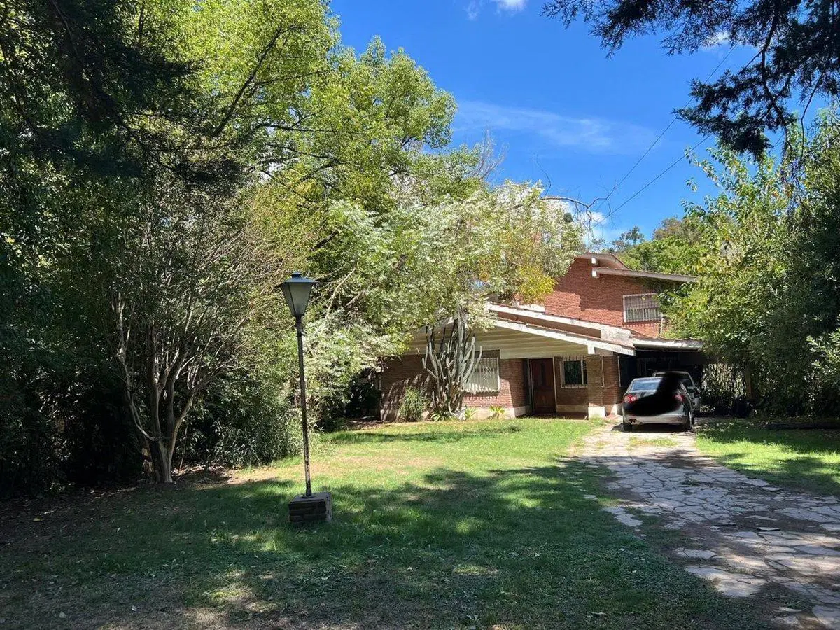 VENTA QUINTA 6 AMB SOBRE LOTE 1940 M2  TORTUGUITAS 2