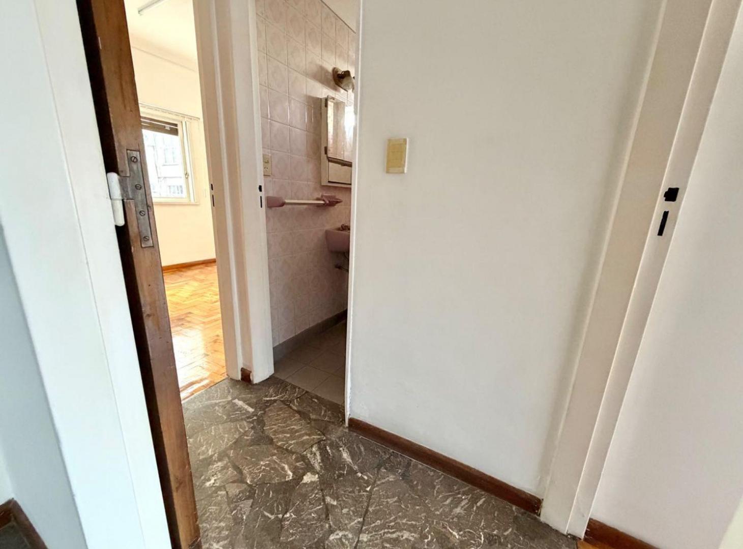 Foto de Departamento 3 ambientes más dependencia V Urquiza, imagen 3