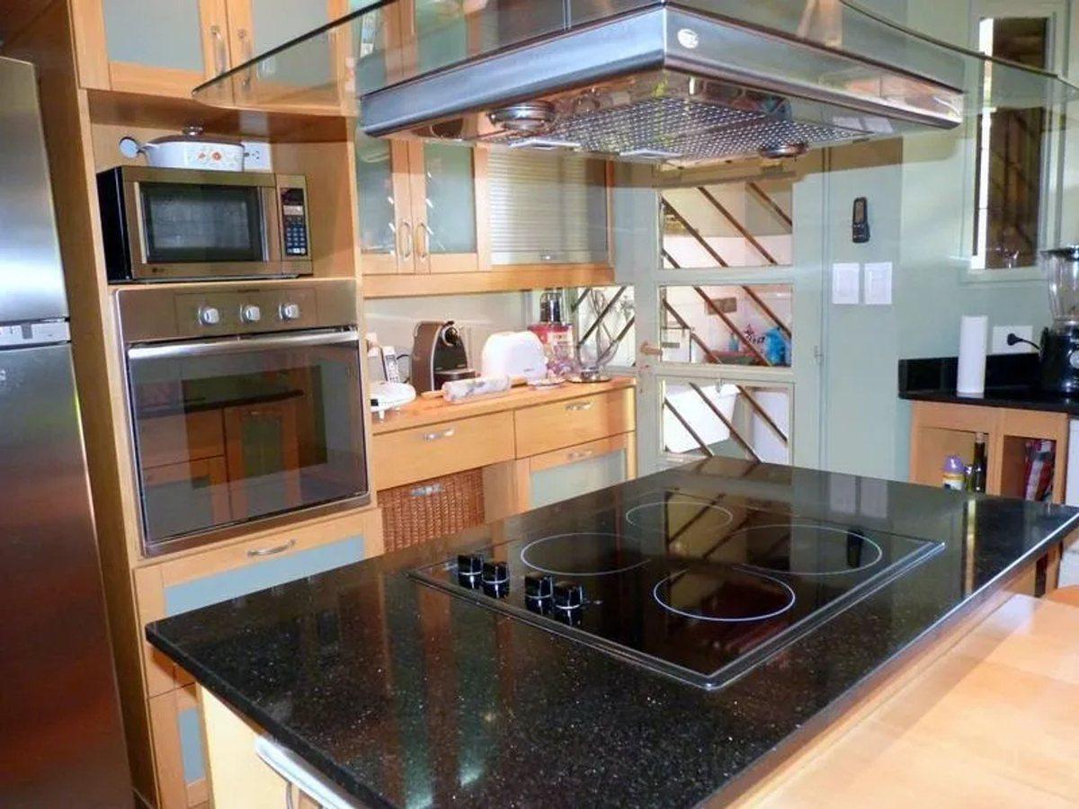 Foto de Casa 4 amb c/dependencia, jardín, pileta y cochera, imagen 3