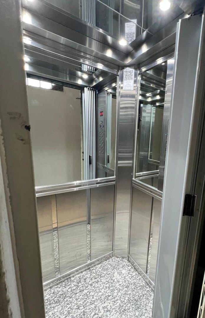 Foto de VENTA DEPARTAMENTO 5 AMB. AL FRENTE C/BAL BARRACAS, imagen 3