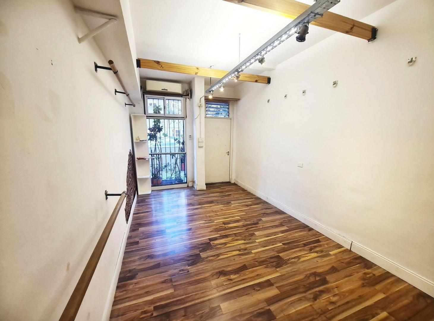 Foto de VENTA DE LOCAL COMERCIAL EN ALMAGRO, imagen 2