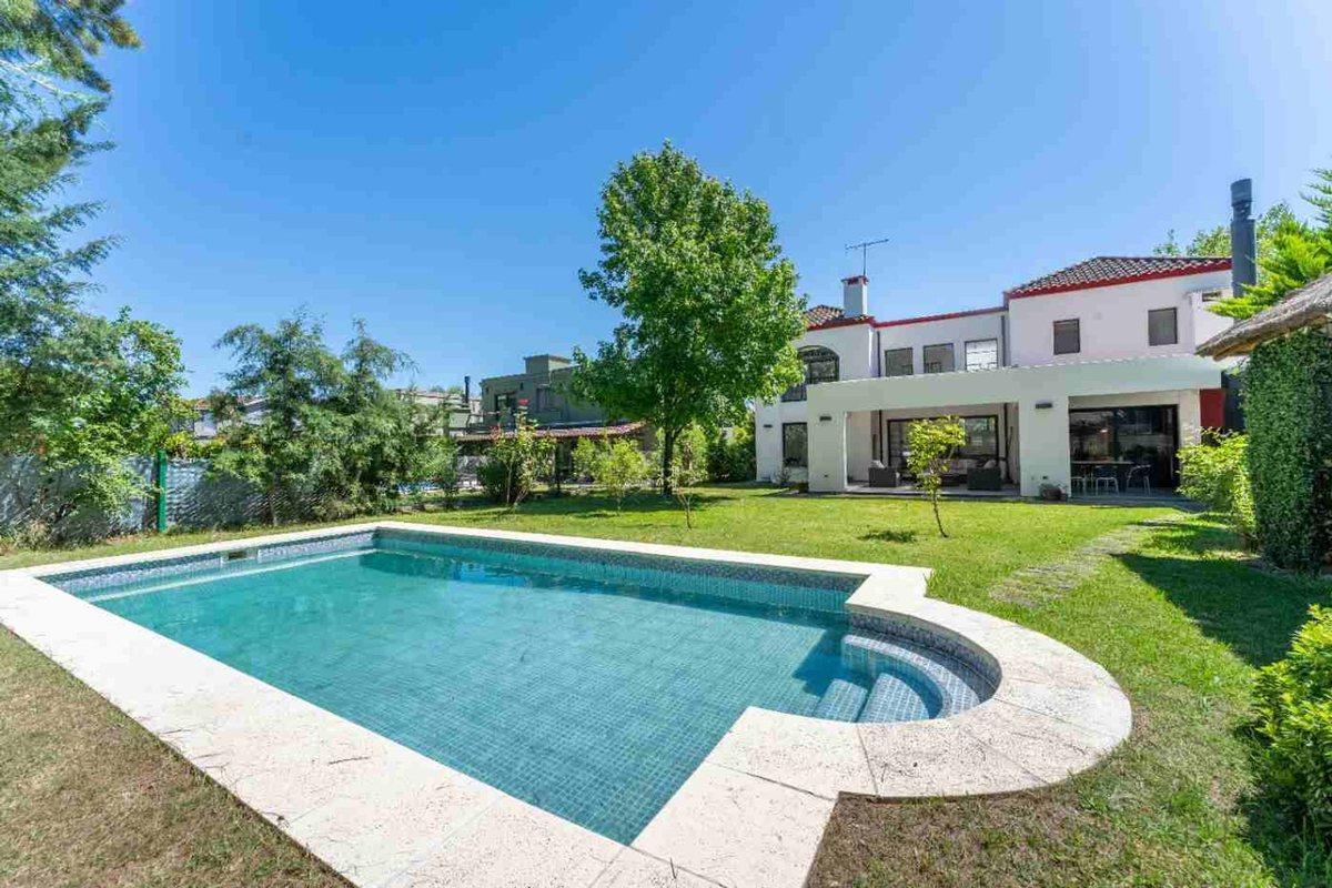 Foto de VENTA . CASA - 5 AMB. B°. SANTA CLARA - TIGRE, imagen 3