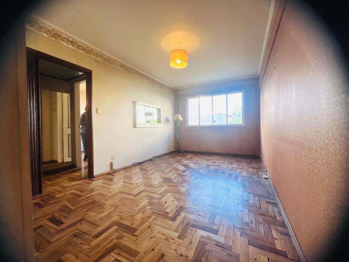 Foto de VENTA 3 AMB. AMPLIOS C/LAVADERO LOMAS DE ZAMORA, imagen 2