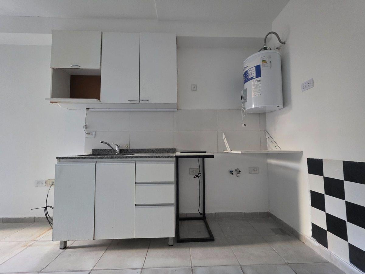 Foto de VENTA. MONOAMBIENTE APTO COMERCIAL EN PARQUE CHAS, imagen 5