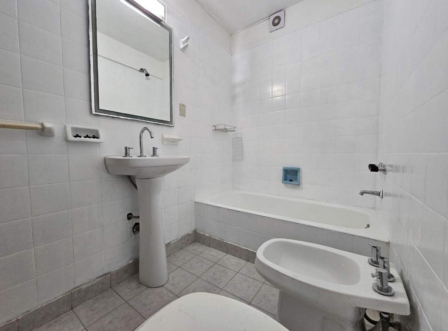 Foto de VENTA. DEPARTAMENTO 2 AMB. EN VILLA URQUIZA, CABA, imagen 2