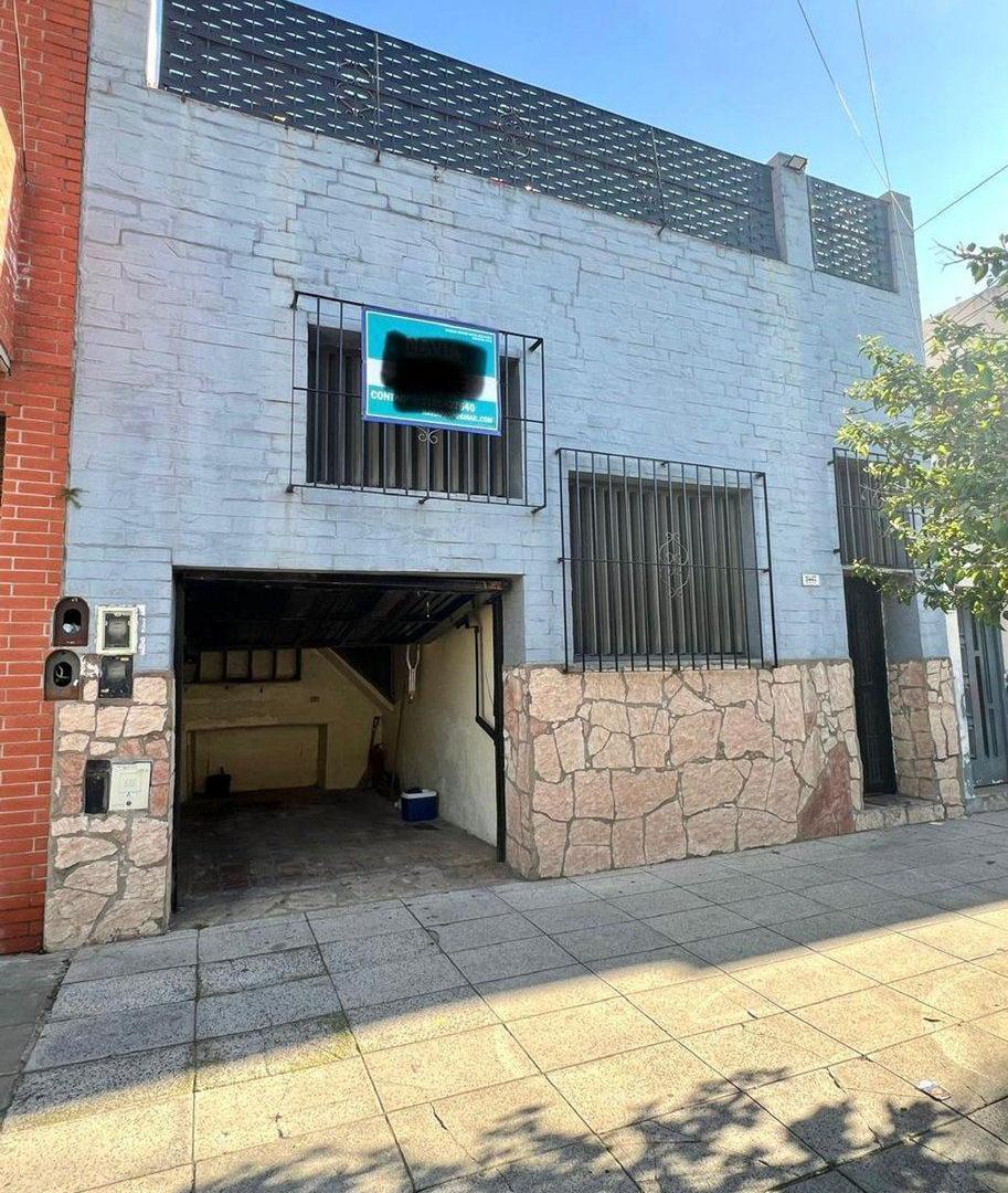 Foto de VENTA CASA 6 AMBIENTES CON COCHERA FLORES CABA, imagen 1