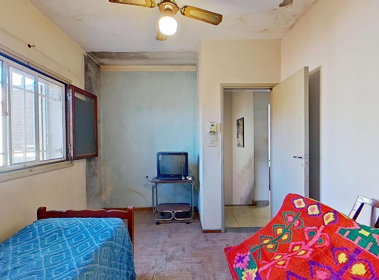 Foto de VENTA CASA 4 AMBIENTES CON PATIO Y COCHERA - CABA, imagen 5