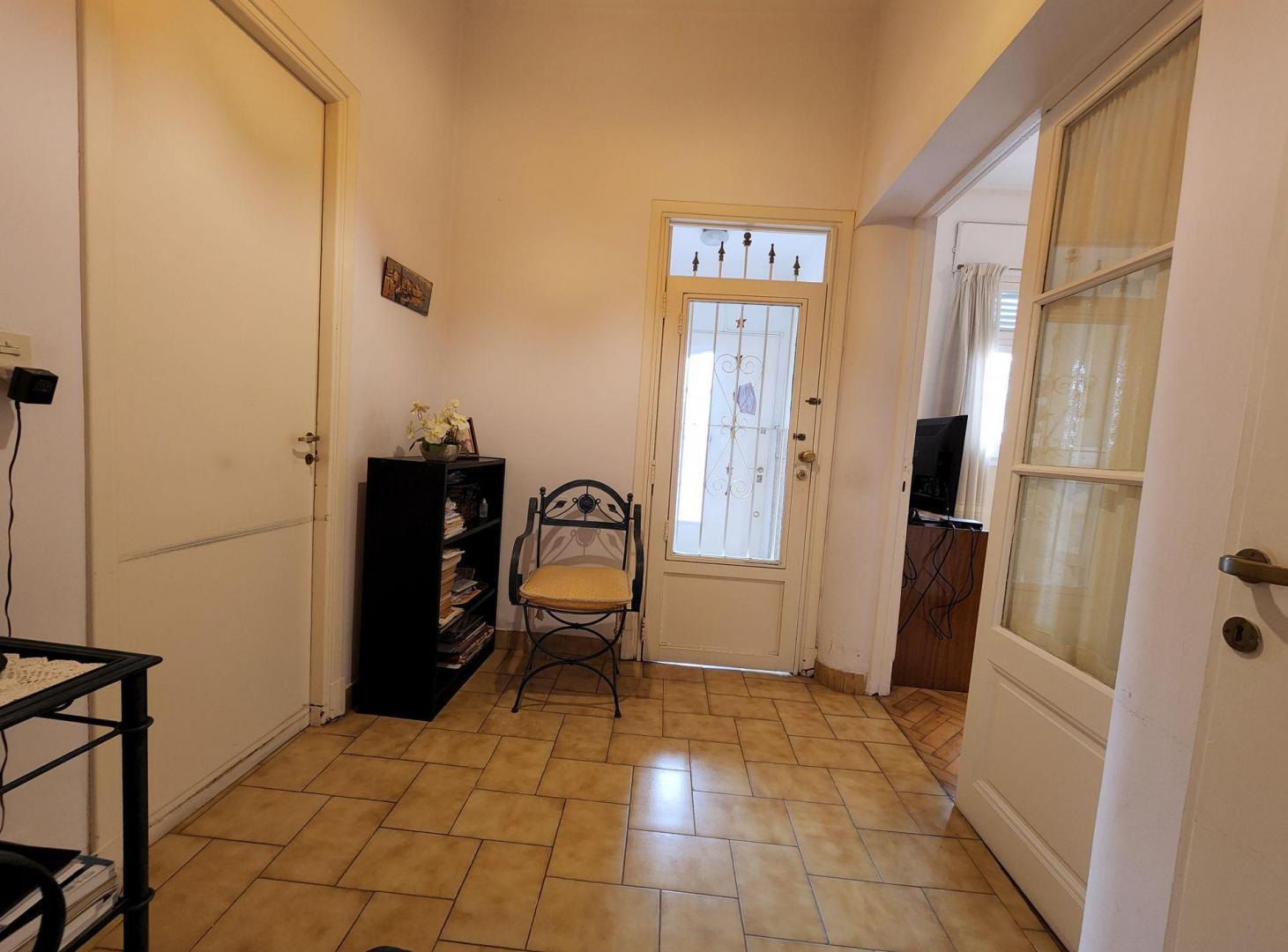 Foto de VENTA. PH 3 AMB. TIPO CASA. MONTE CASTRO. CABA, imagen 2