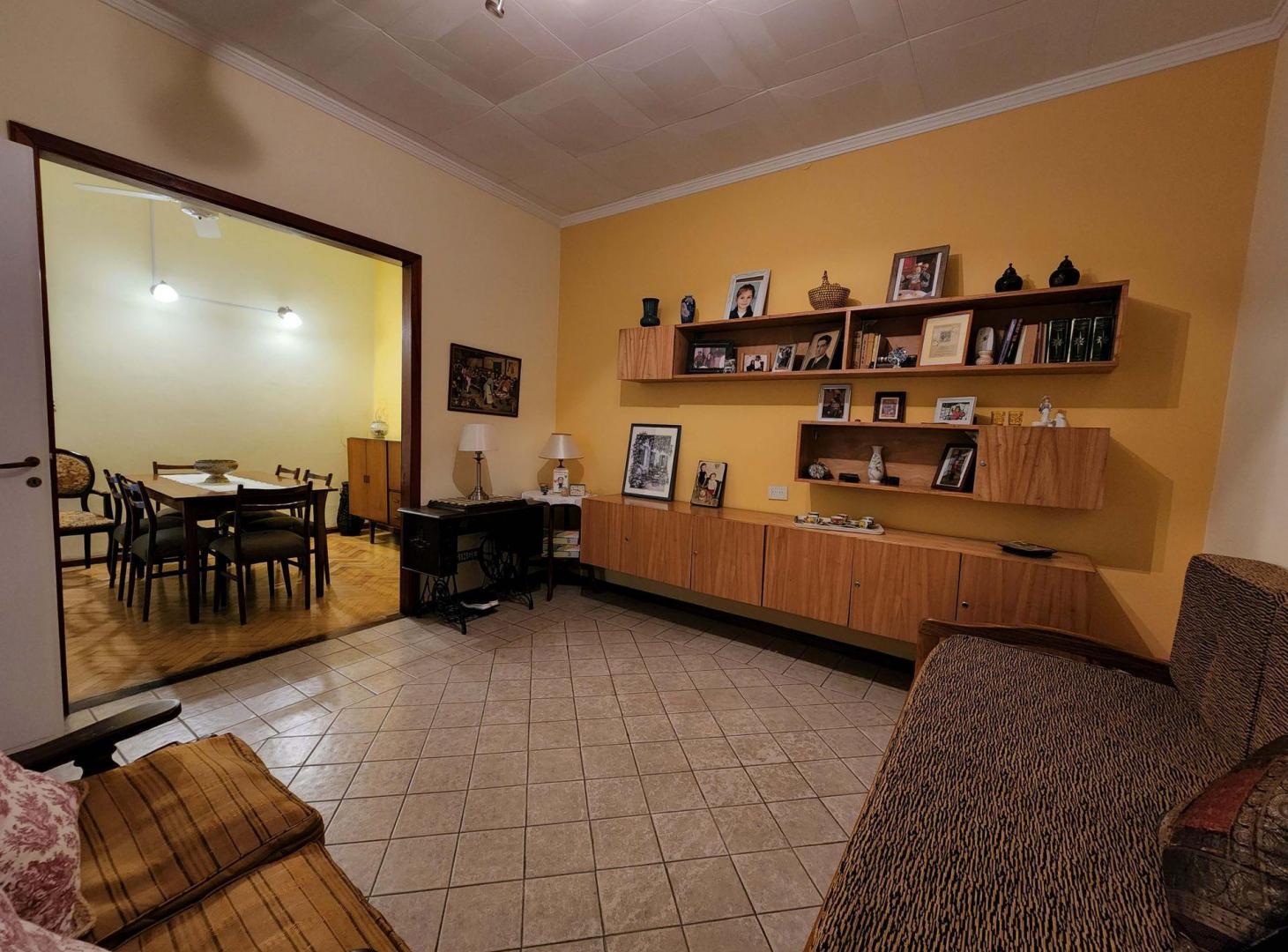 Foto de VENTA. PH 3 AMB. TIPO CASA. MONTE CASTRO. CABA, imagen 3