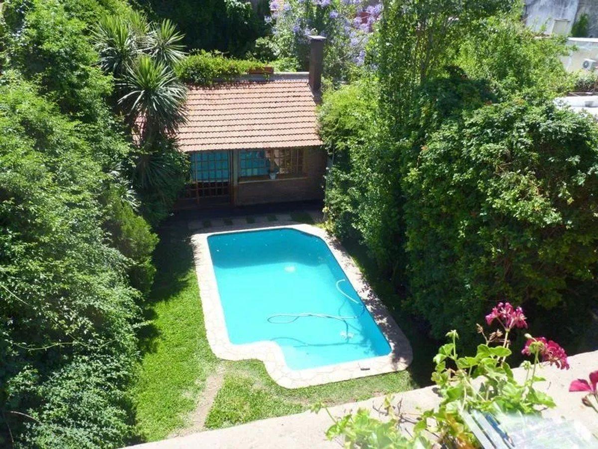 Foto de Casa 4 amb c/dependencia, jardín, pileta y cochera, imagen 2