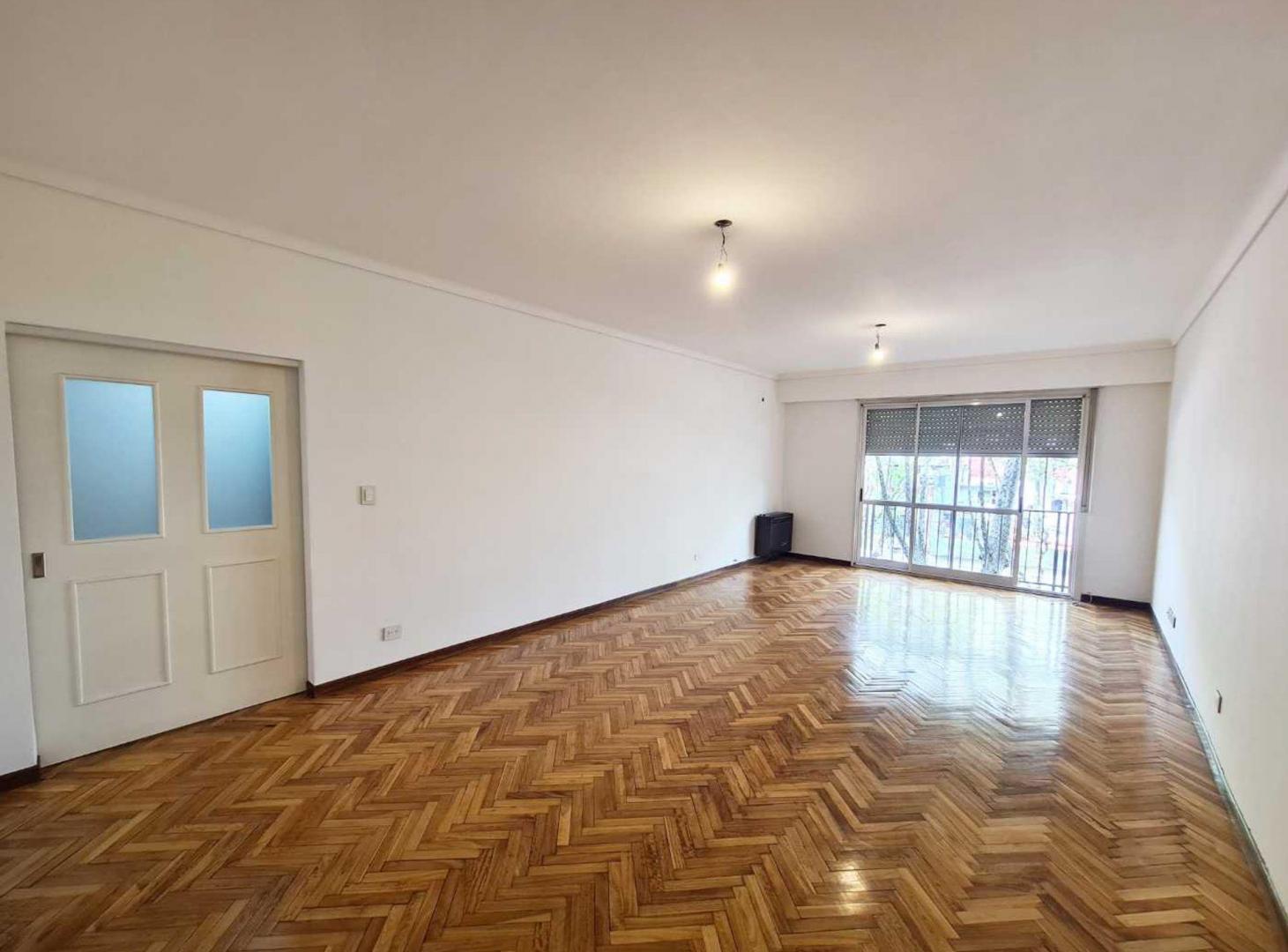 Foto de VENTA DEPTO 4 AMB CON DEPCIA. Y COCHERA -V.ORTUZAR, imagen 1