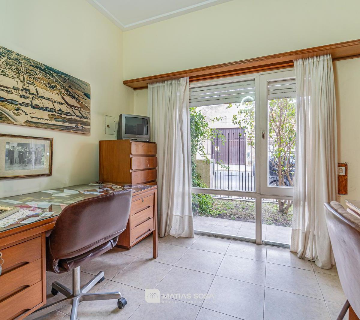 Foto de Venta - Casa 4 ambientes con parque y quincho - Zona Chauvin, imagen 5