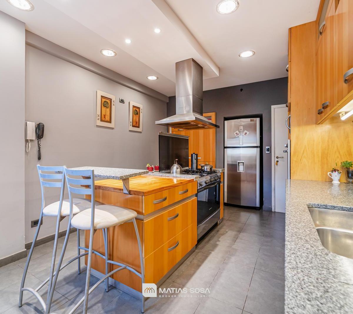 Foto de Venta - Casa 4 ambientes con parque y quincho - Zona Chauvin, imagen 4