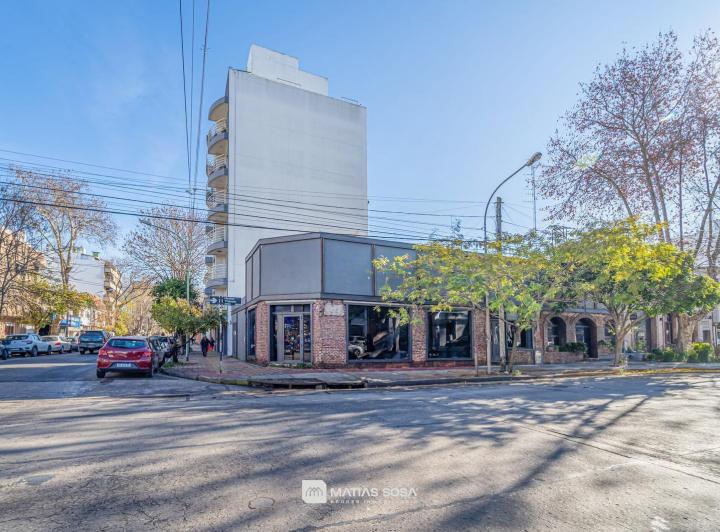 Foto de Venta - Local Comercial - Importante esquina, imagen 2
