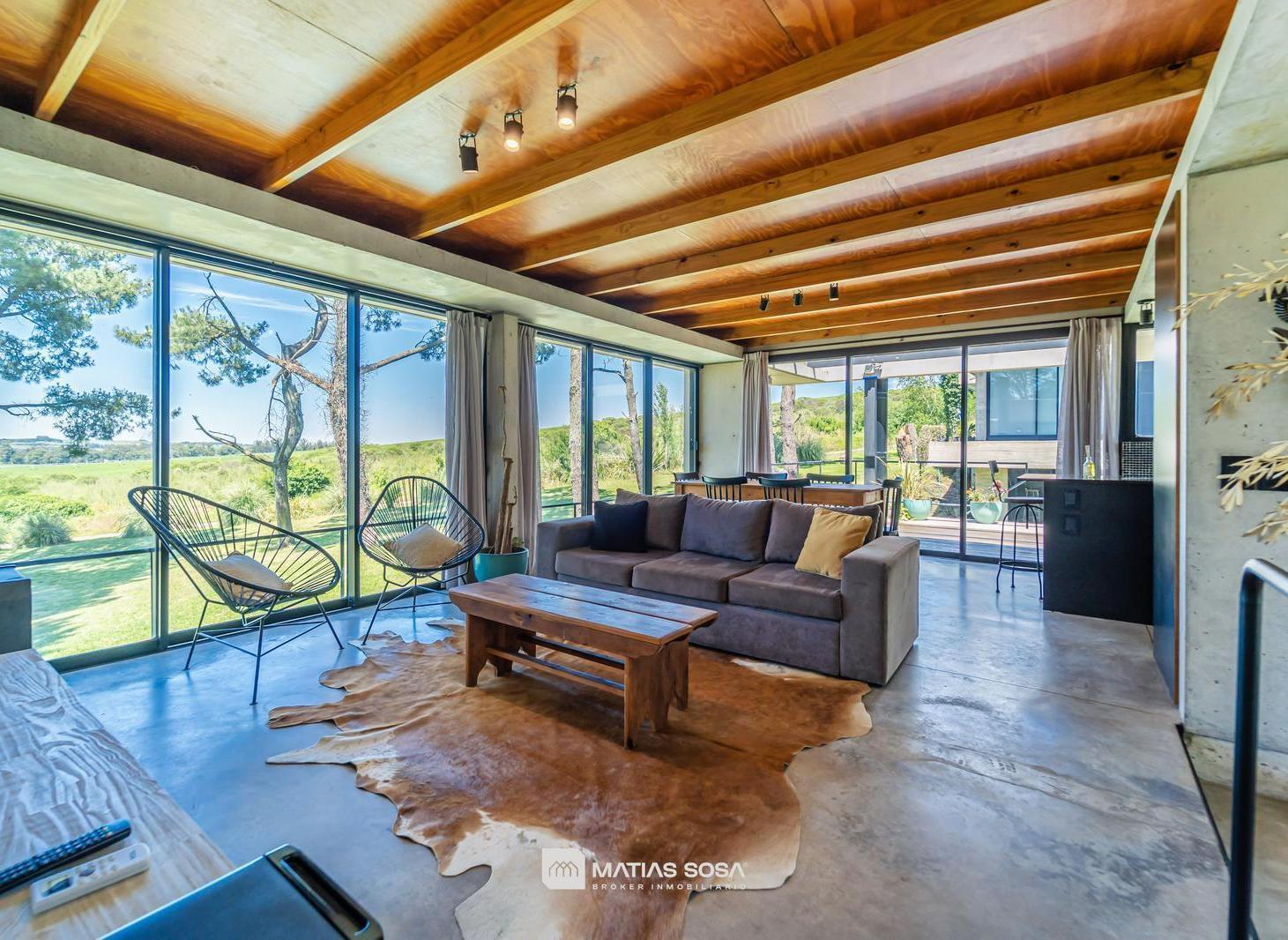 Venta - Casa 3 Ambientes con Diseño Único - Sierra de los Padres