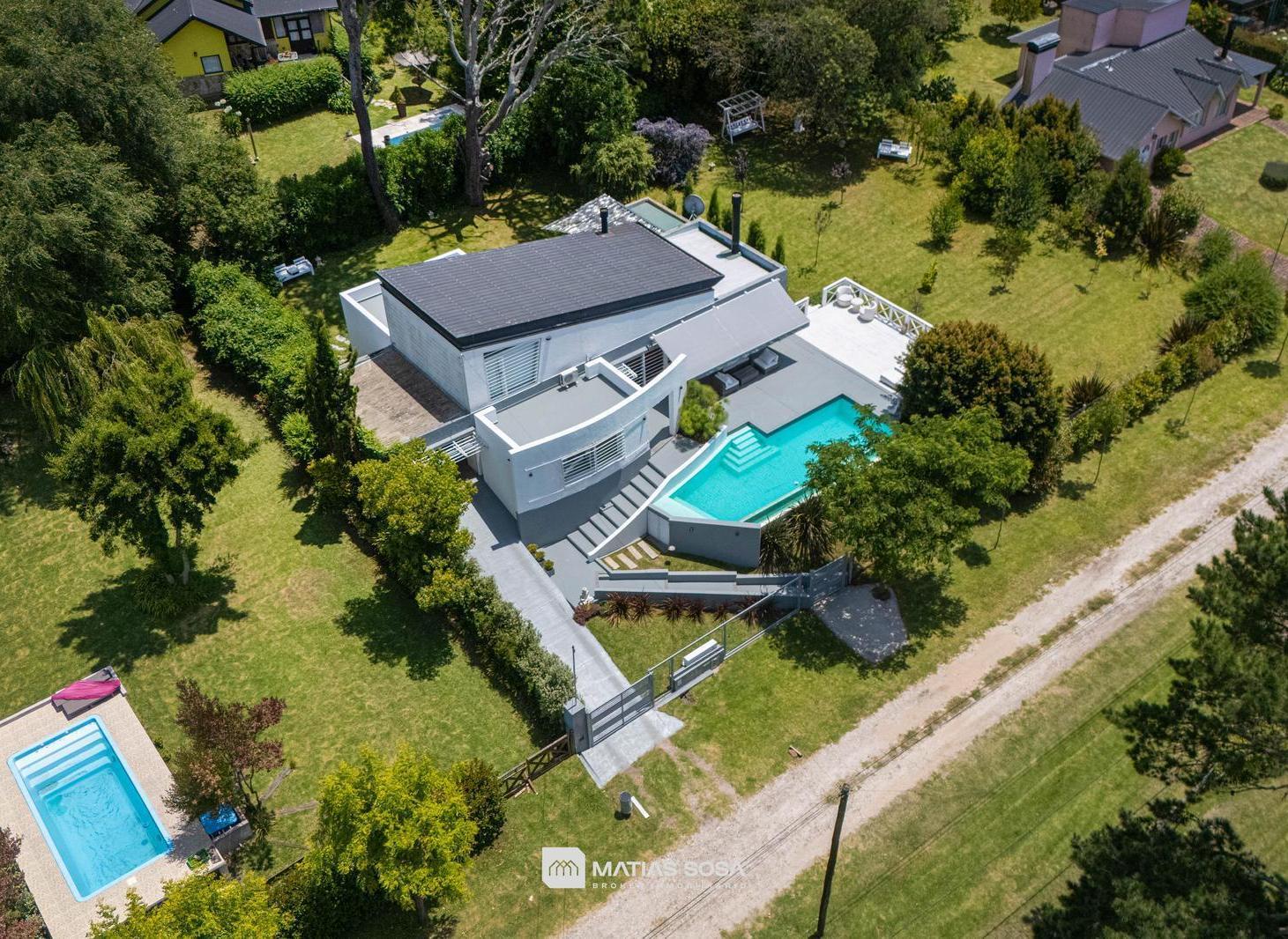 Casa en Sierra De Los Padres - Piscina - Moderna