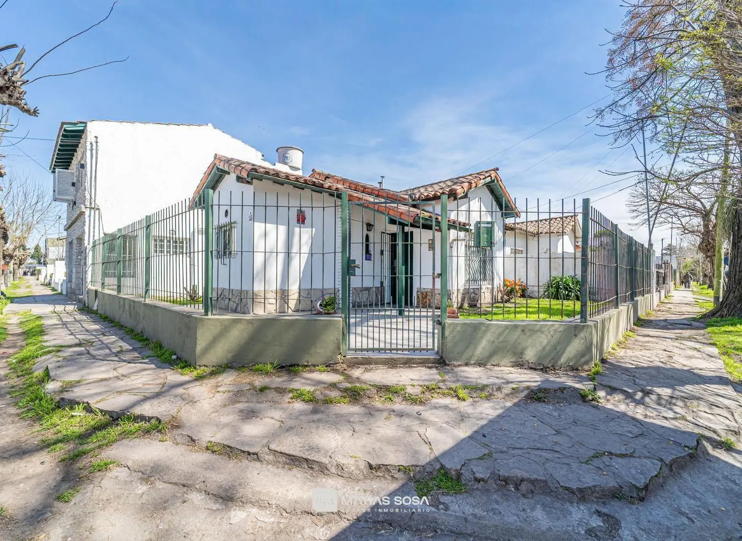 Venta - Casa 3 ambientes con patio - Zona Regional - Apto crédito 1