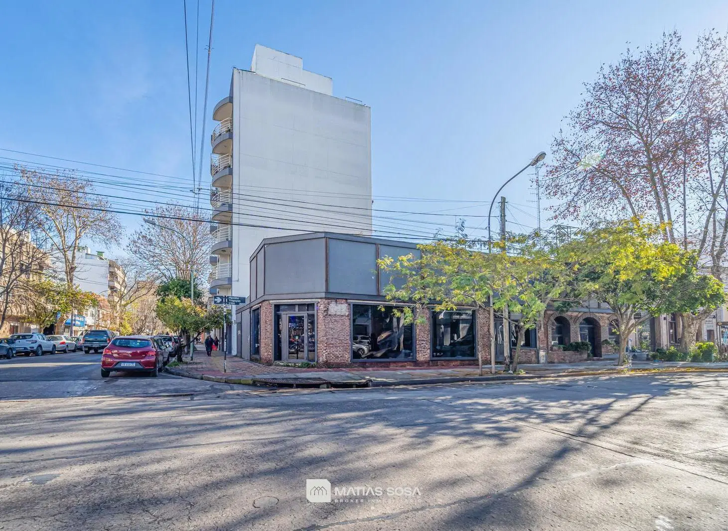 Alquiler 24 meses - Local Comercial - Importante esquina 5