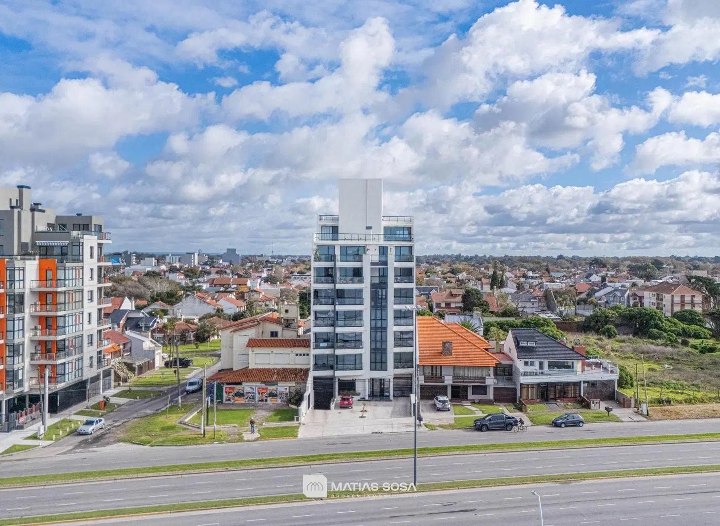 Venta - Departamento Dos Ambientes - Vista al Mar - Cochera fija - Moderno 2