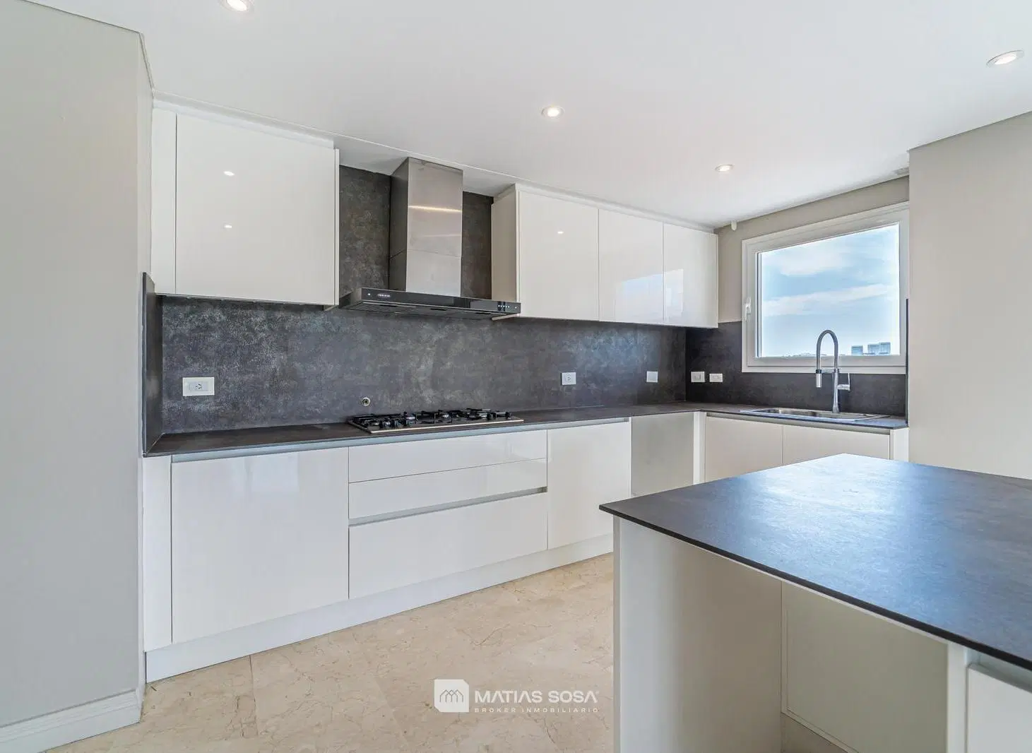 Venta - Departamento - Terraza Privada - Categoría- Güemes - 4 ambientes 1
