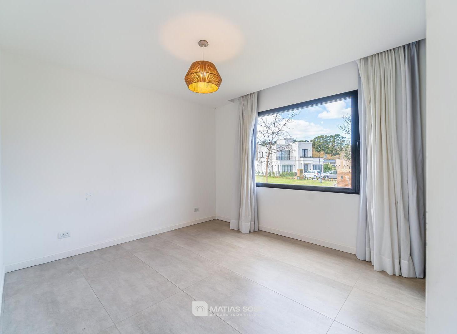 Venta - Casa - 4 ambientes con Piscina y Parrilla - Rumencó "Las Lomas"