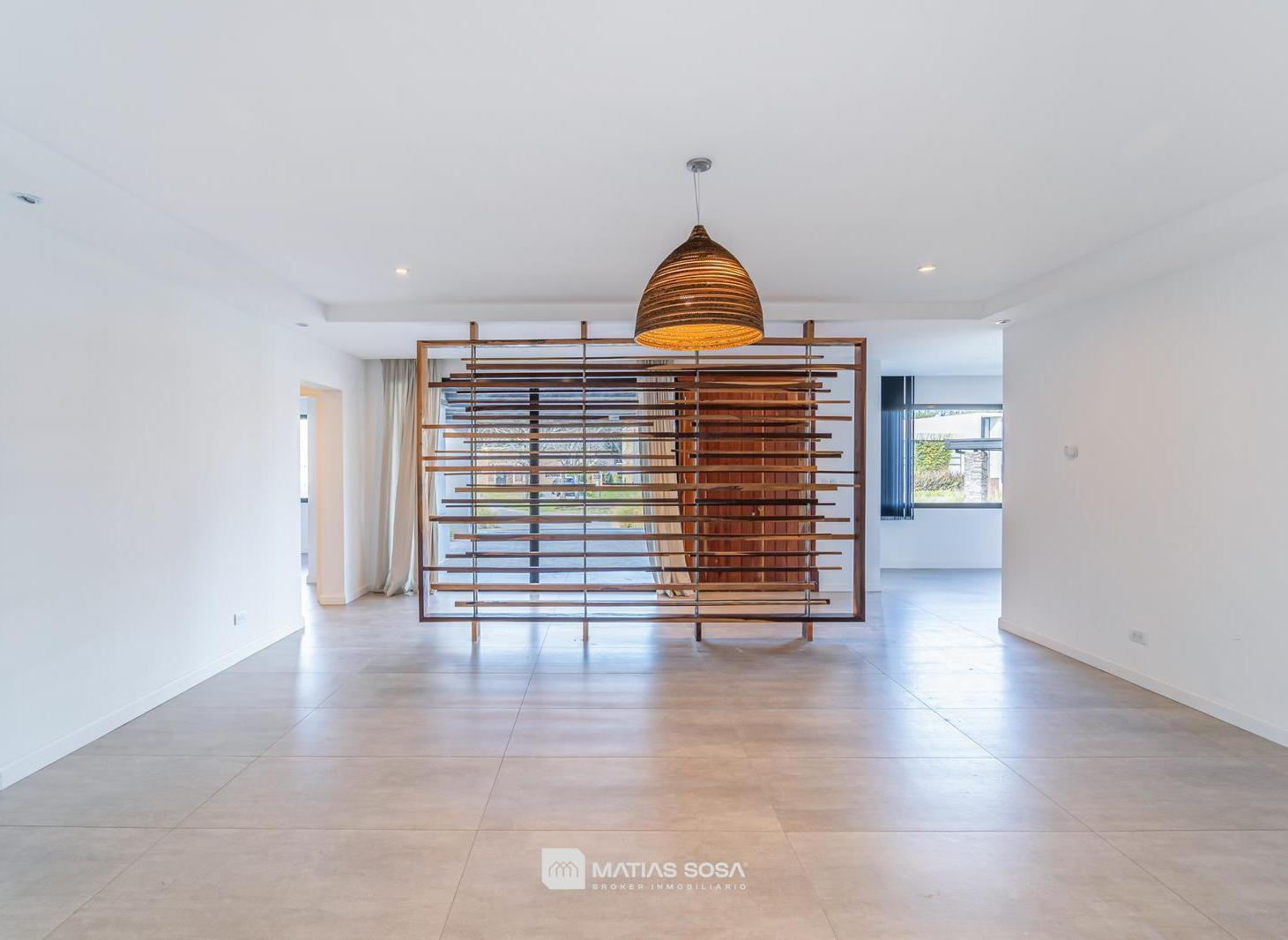 Venta - Casa - 4 ambientes con Piscina y Parrilla - Rumencó "Las Lomas"