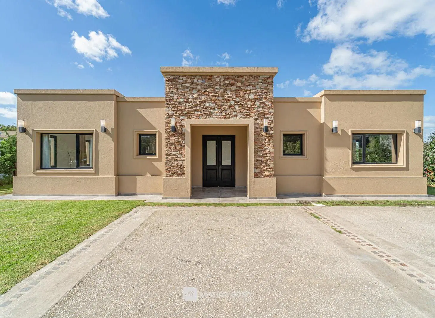 Venta - Casa - 4 ambientes con Piscina y Parrilla - Rumencó "Las Lomas" 1