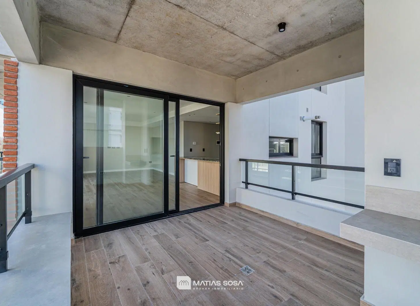 Venta - Departamento de 3 ambientes - Piso Completo - Cochera y Baulera - Estrenar - Playa Grande 4