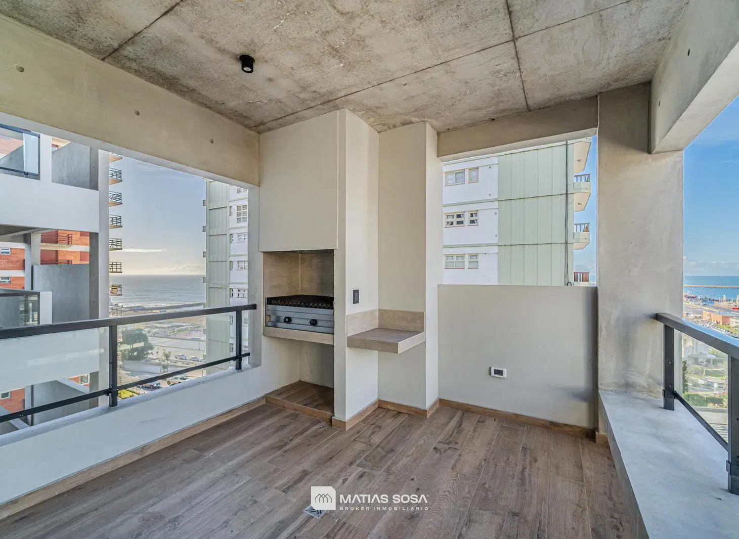 Venta - Departamento de 3 ambientes - Piso Completo - Cochera y Baulera - Estrenar - Playa Grande 3