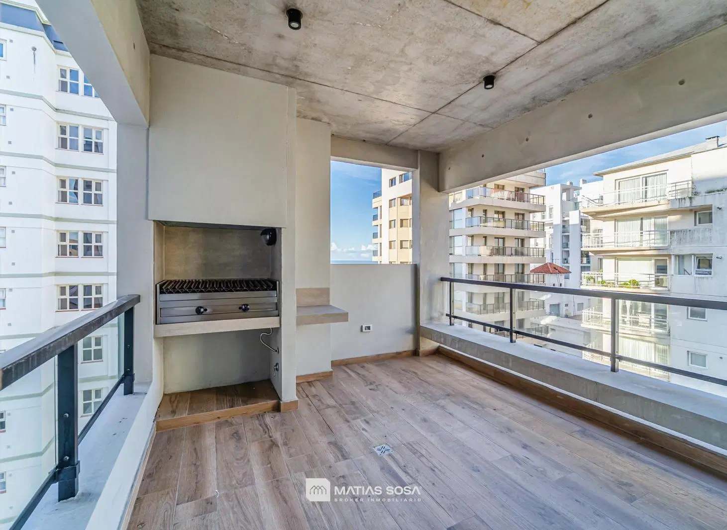 Venta - Departamento de 3 ambientes - Piso Completo - Cochera y Baulera - Estrenar - Playa Grande 3