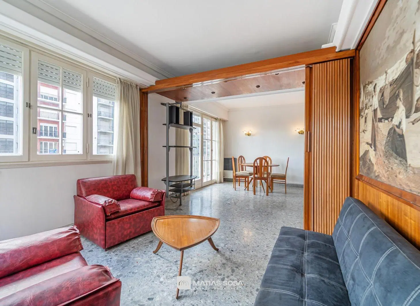 Venta - Departamento - 3 ambientes - al frente - con balcón - vista a Plaza Colon 8
