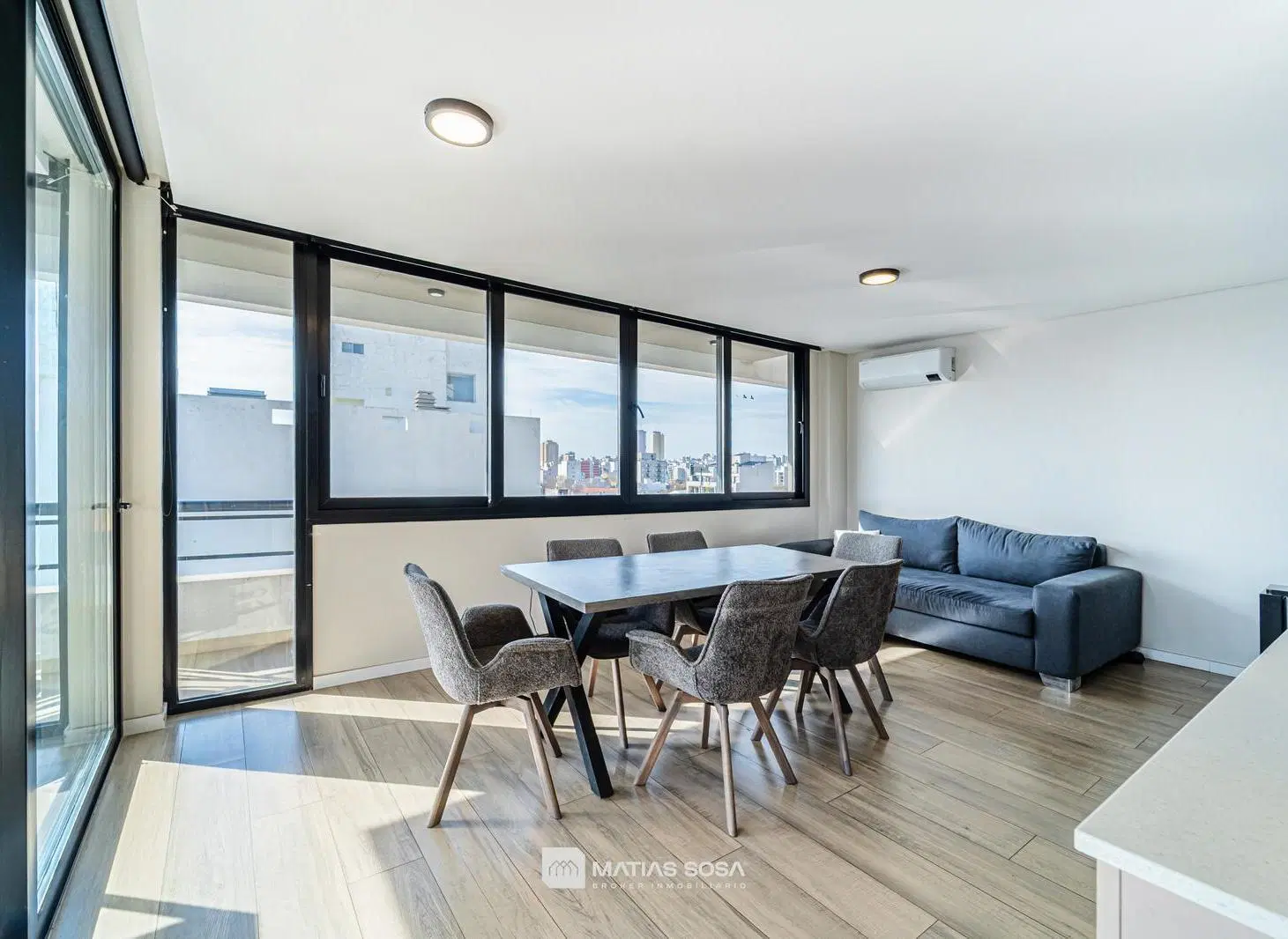 Venta - Departamento - 3 ambientes - Terraza, Cochera y Baulera - Chauvín - Categoria 2