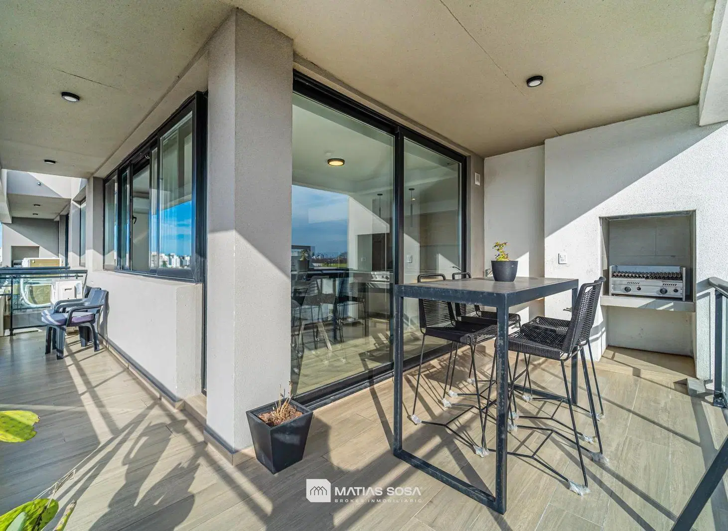 Venta - Departamento - 3 ambientes - Terraza, Cochera y Baulera - Chauvín - Categoria 4
