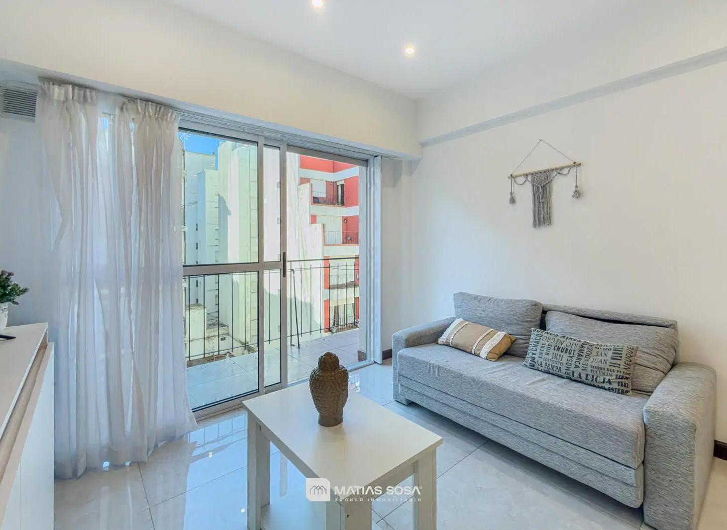 Venta - Departamento - 3 ambientes - A la calle con balcon - Reciclado y amoblado 3