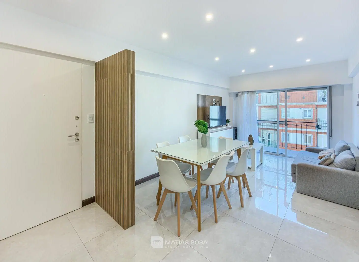 Venta - Departamento - 3 ambientes - A la calle con balcon - Reciclado y amoblado 5