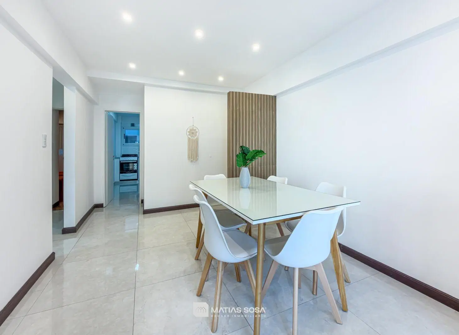 Venta - Departamento - 3 ambientes - A la calle con balcon - Reciclado y amoblado 2