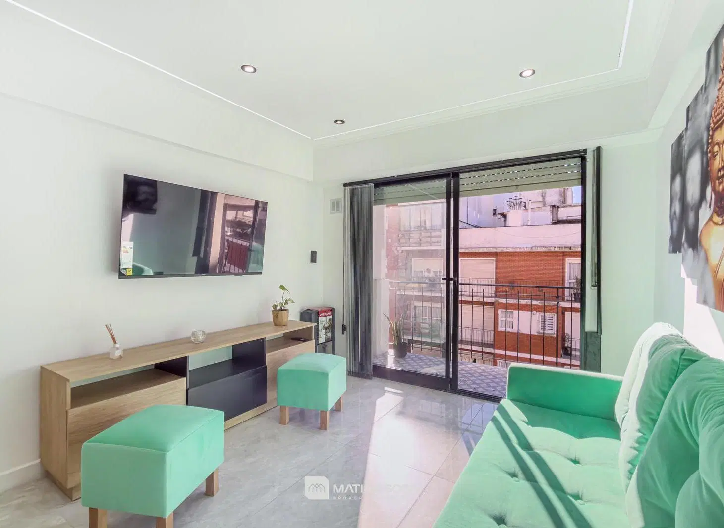 Venta - Departamento - 3 ambientes - A la calle con balcon - Reciclado y amoblado 4
