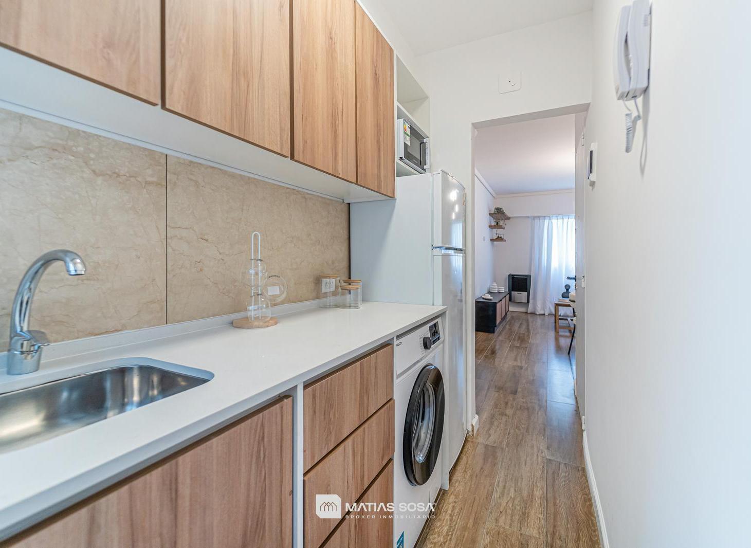 Foto de Venta - Departamento - 3 ambientes - Reciclado y amoblado - Plaza Colon, imagen 2