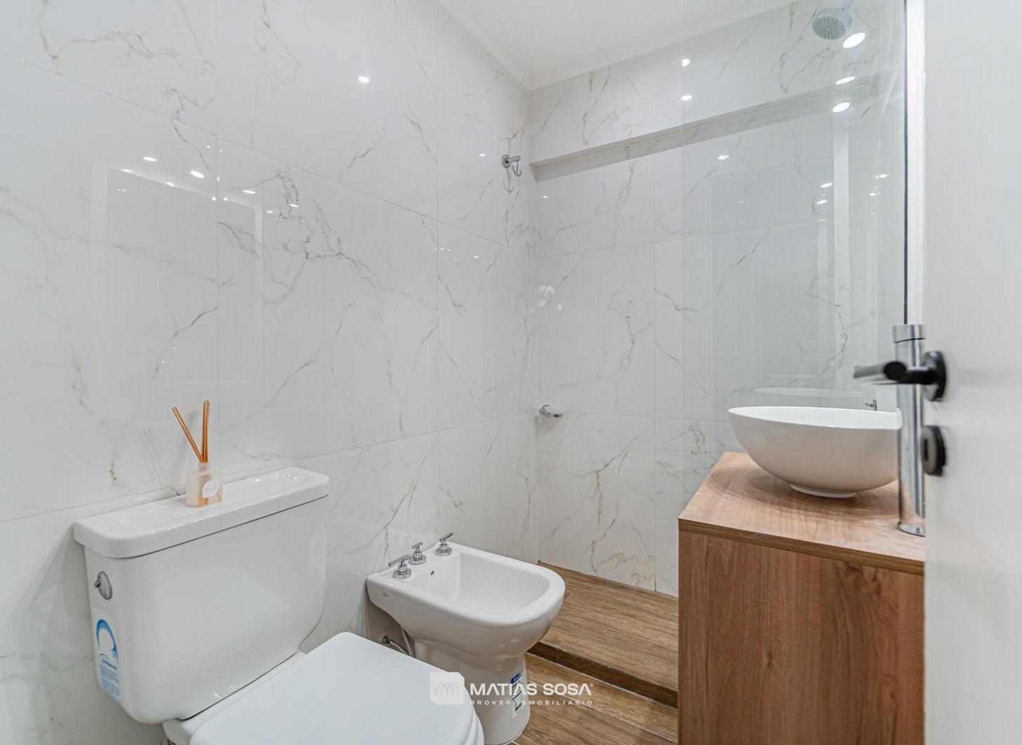 Foto de Venta - Departamento - 3 ambientes - Reciclado y amoblado - Plaza Colon, imagen 4