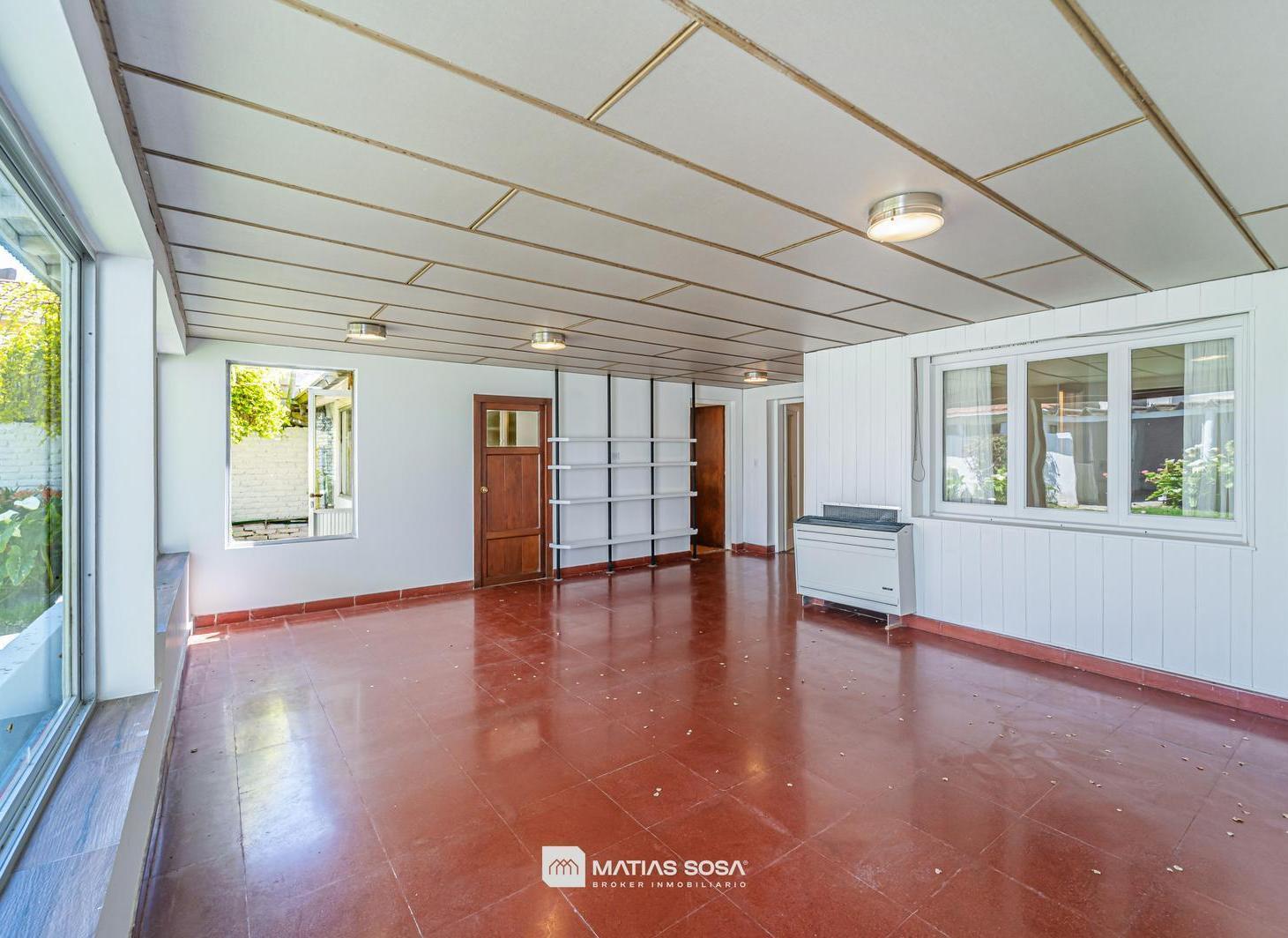Foto de Venta - Chalet - 5 ambientes - Jardin - Los Troncos, imagen 1