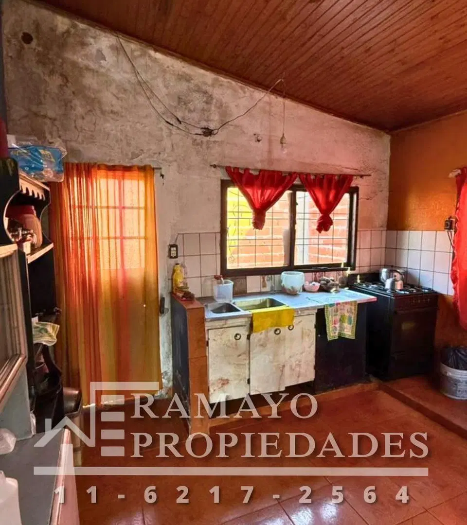 CASA 2 HABITACIONES, AMPLIO LOTE 300 m², MINISTRO RIVADAVIA, VENTA 5