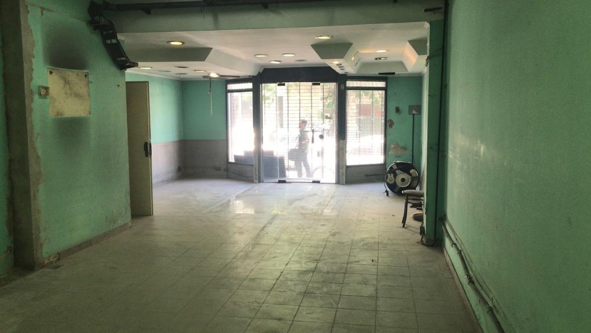 Foto de 2 Locales en Lanús Centro sobre lote 8.50x42.00, imagen 2