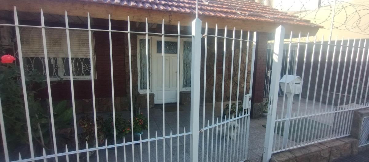 CASA DE 3 AMBIENTES